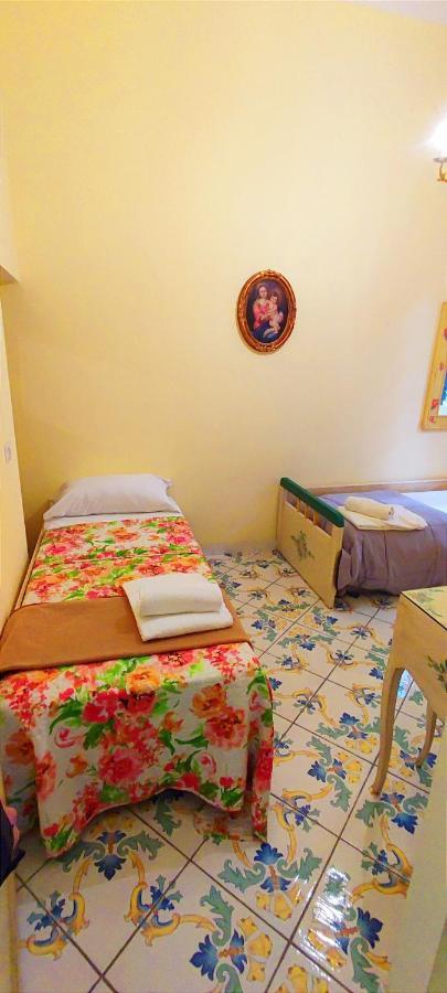 Una Stanza Al Museo Napels Buitenkant foto